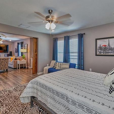 Cozy Haven Attached To Million Home - South 탬파 외부 사진