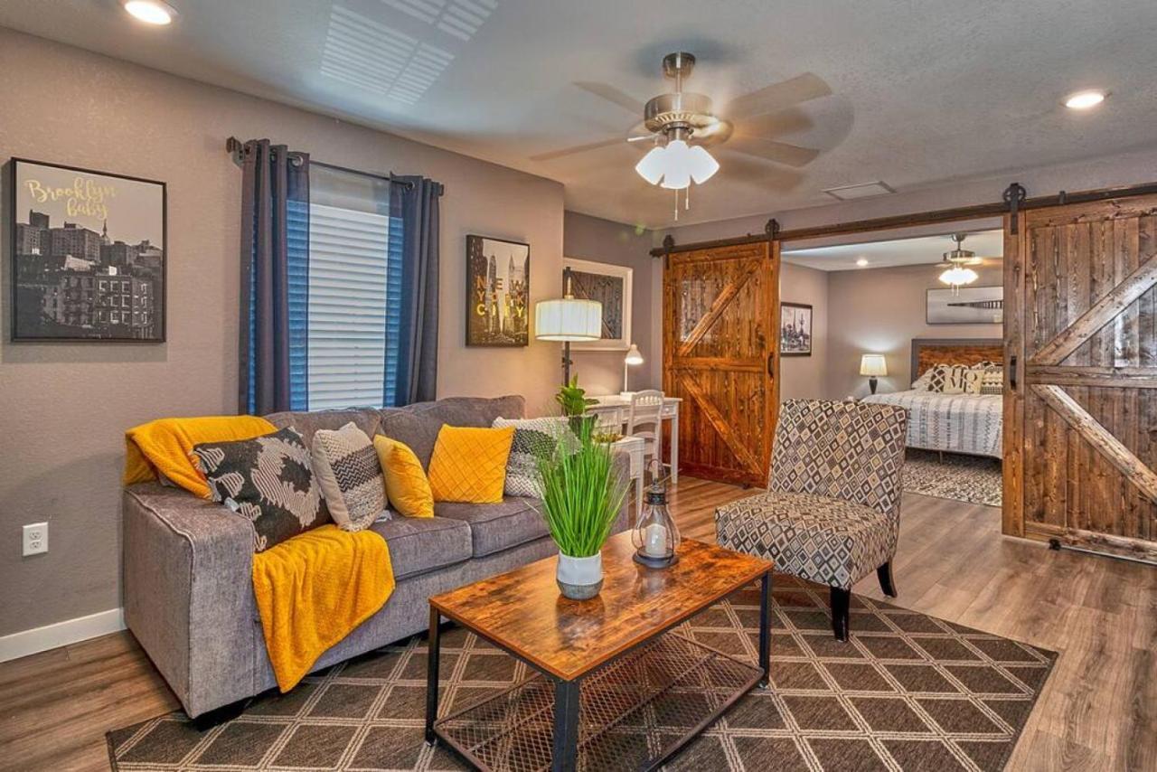 Cozy Haven Attached To Million Home - South 탬파 외부 사진